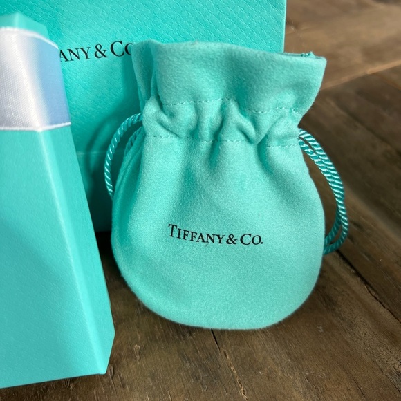 Tiffany presentation bundle - Picture 10 of 10